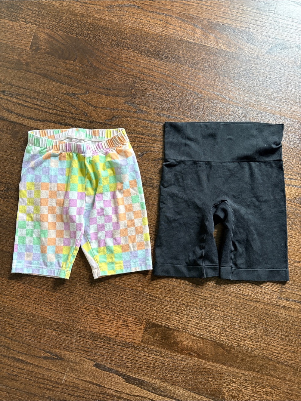 Bundle of 2 Shorts